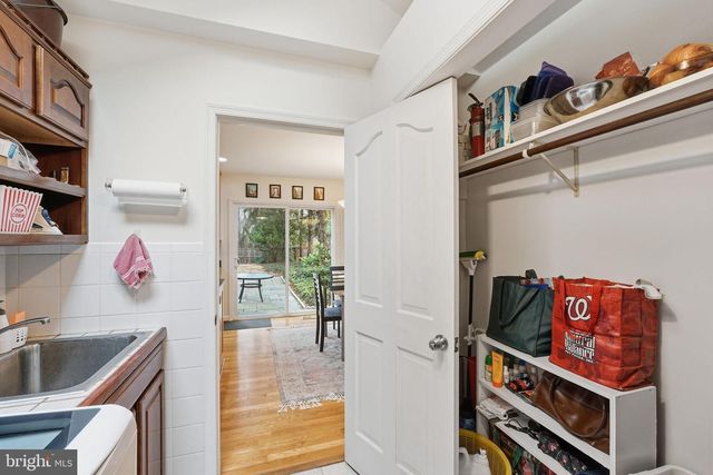 7607 MARYKNOLL AVE, Bethesda, MD 20817