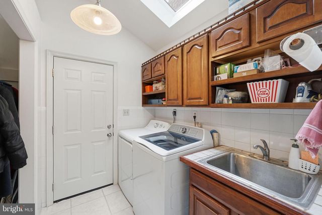 7607 MARYKNOLL AVE, Bethesda, MD 20817