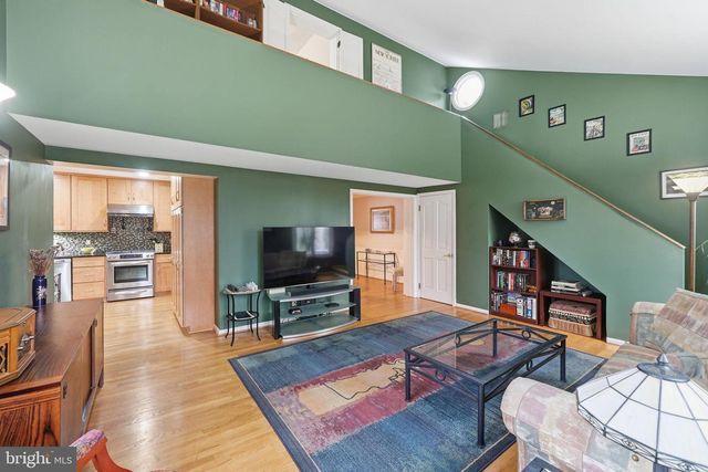 7607 MARYKNOLL AVE, Bethesda, MD 20817