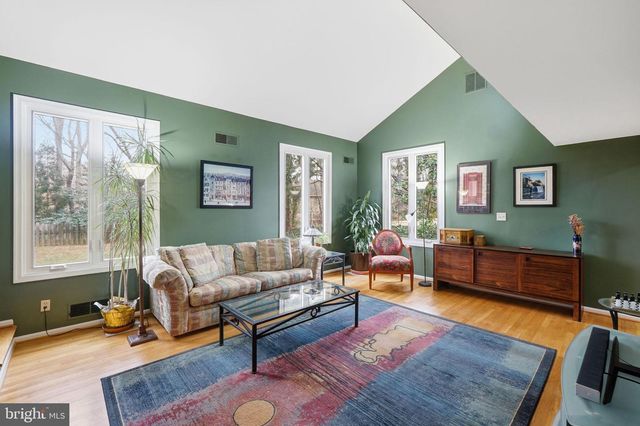 7607 MARYKNOLL AVE, Bethesda, MD 20817