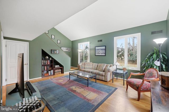 7607 MARYKNOLL AVE, Bethesda, MD 20817