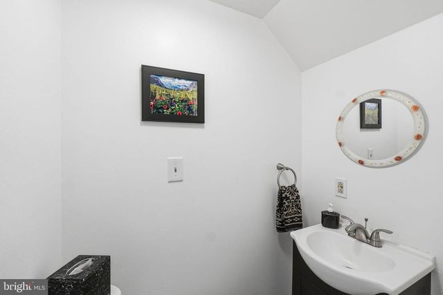 7607 MARYKNOLL AVE, Bethesda, MD 20817