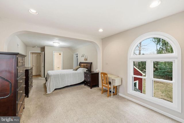 7607 MARYKNOLL AVE, Bethesda, MD 20817