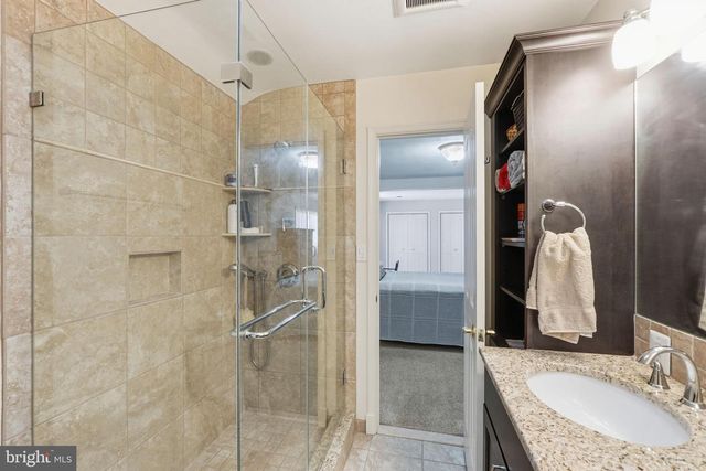 7607 MARYKNOLL AVE, Bethesda, MD 20817