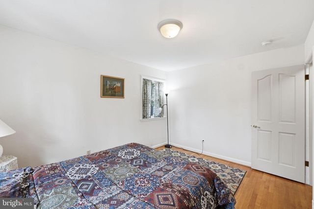 7607 MARYKNOLL AVE, Bethesda, MD 20817