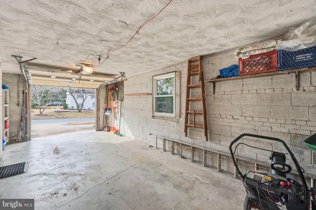 7607 MARYKNOLL AVE, Bethesda, MD 20817