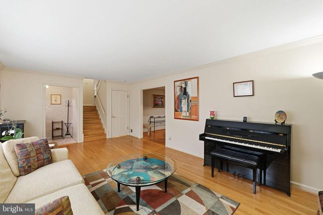 7607 MARYKNOLL AVE, Bethesda, MD 20817