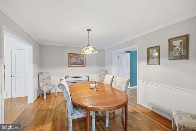 7607 MARYKNOLL AVE, Bethesda, MD 20817