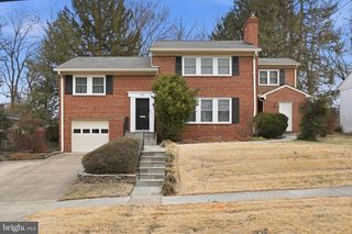 7607 MARYKNOLL AVE, Bethesda, MD 20817