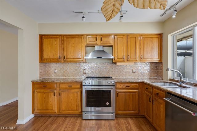 5844 Crabwood CT, Fort Myers, FL 33919