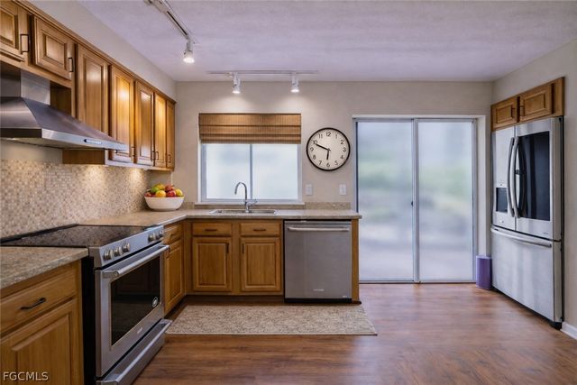 5844 Crabwood CT, Fort Myers, FL 33919