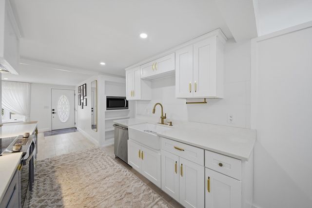 22 Priscilla Cir, Weymouth, MA 02188