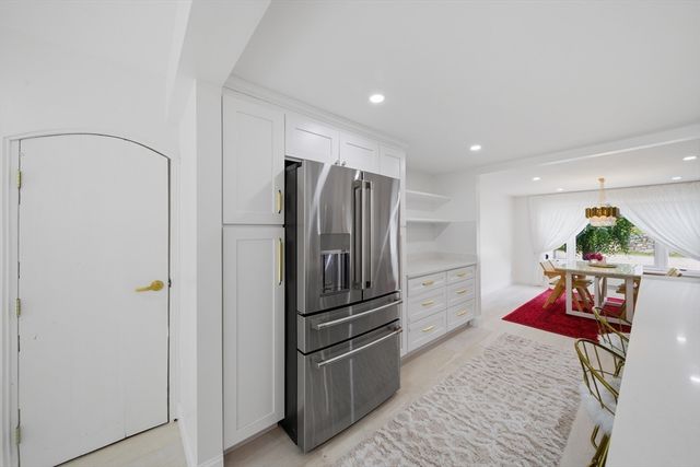 22 Priscilla Cir, Weymouth, MA 02188