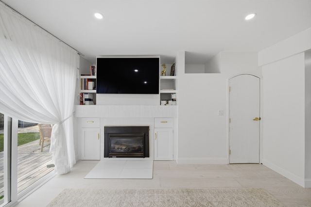 22 Priscilla Cir, Weymouth, MA 02188