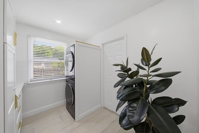 22 Priscilla Cir, Weymouth, MA 02188