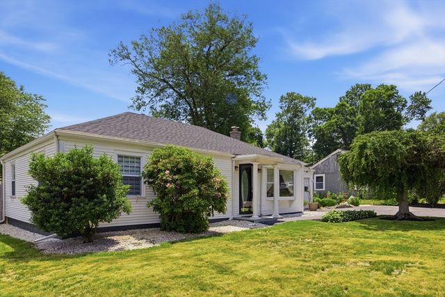 22 Priscilla Cir, Weymouth, MA 02188