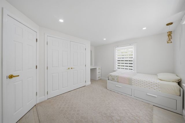 22 Priscilla Cir, Weymouth, MA 02188