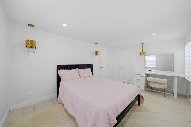 22 Priscilla Cir, Weymouth, MA 02188