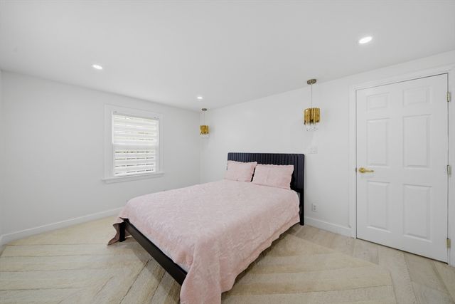 22 Priscilla Cir, Weymouth, MA 02188