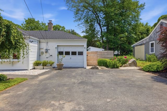 22 Priscilla Cir, Weymouth, MA 02188