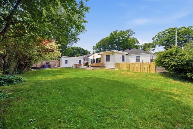 22 Priscilla Cir, Weymouth, MA 02188