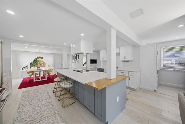 22 Priscilla Cir, Weymouth, MA 02188