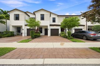 156 SW 185th Way, Pembroke Pines, FL 33029