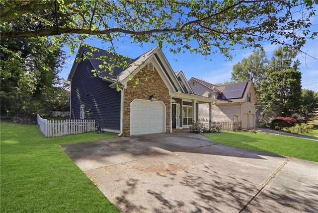 1094 Fourth Street, Stone Mountain, GA 30083
