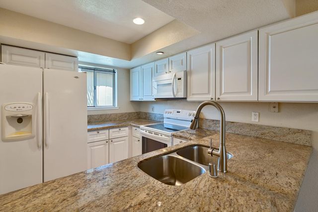 9237 Madison Ave, Orangevale, CA 95662