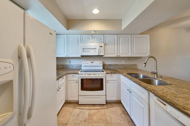 9237 Madison Ave, Orangevale, CA 95662