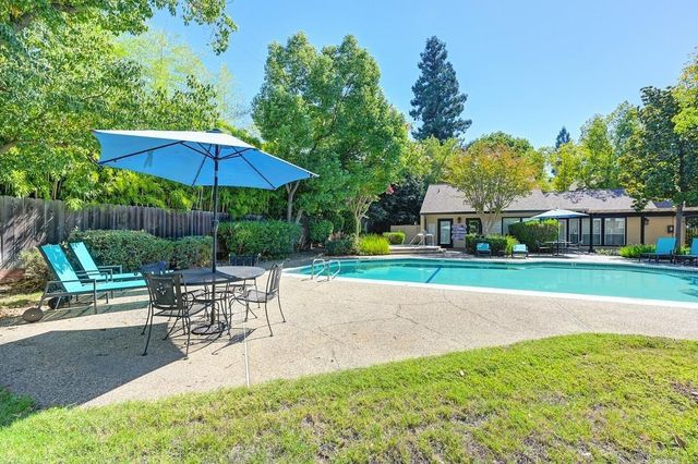 9237 Madison Ave, Orangevale, CA 95662