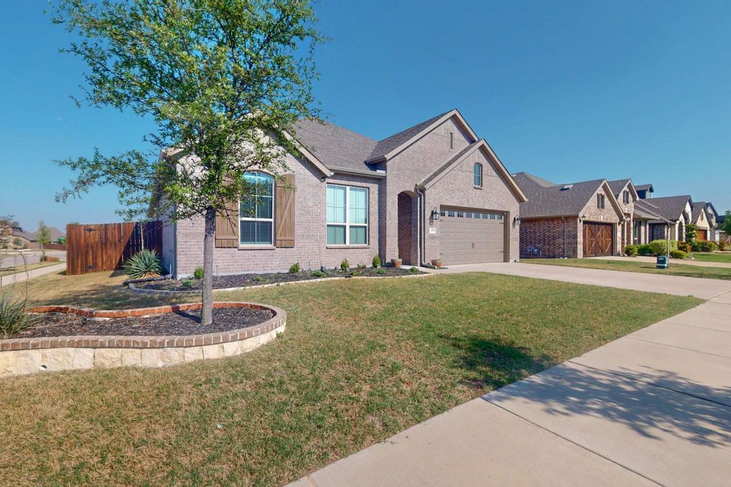 1696 Storey Lane, Waxahachie, TX 75165
