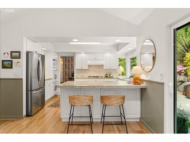 7835 Sw WESTGATE Way, Portland, OR 97225