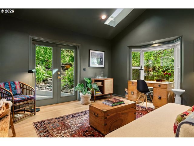 7835 Sw WESTGATE Way, Portland, OR 97225