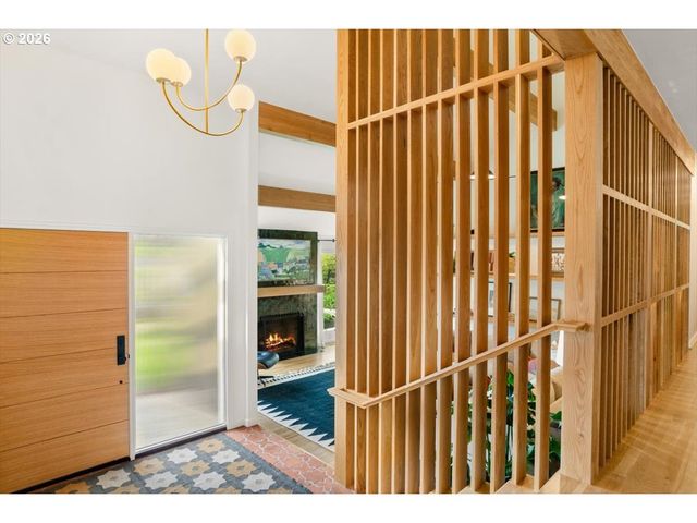 7835 Sw WESTGATE Way, Portland, OR 97225