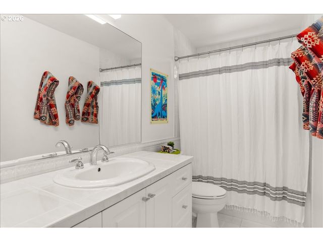 7835 Sw WESTGATE Way, Portland, OR 97225