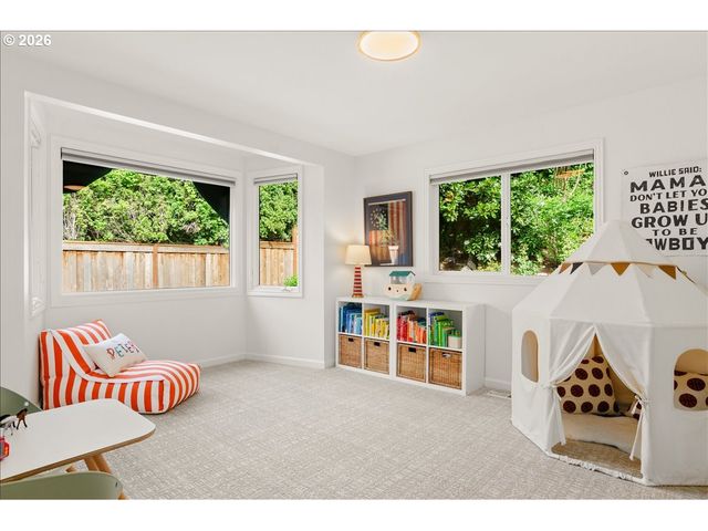 7835 Sw WESTGATE Way, Portland, OR 97225