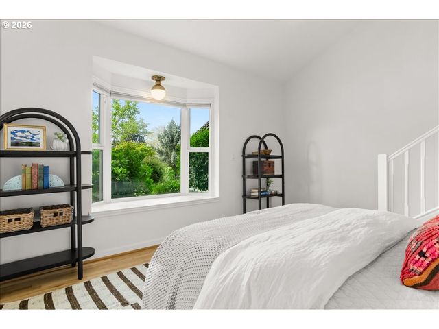 7835 Sw WESTGATE Way, Portland, OR 97225