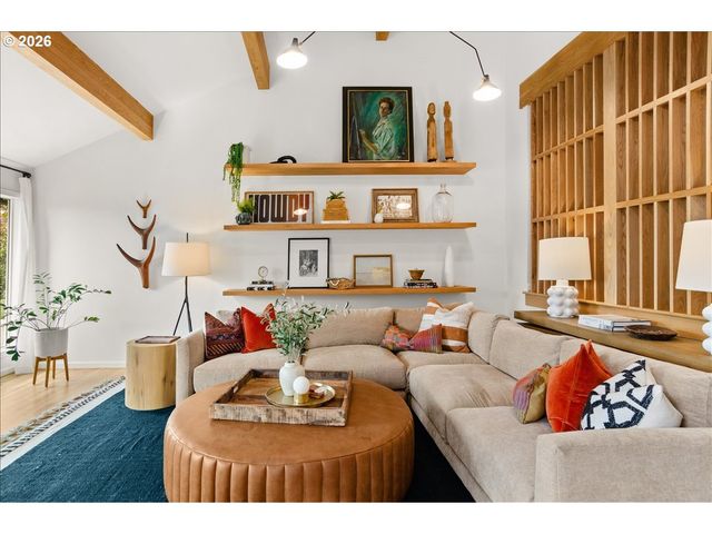 7835 Sw WESTGATE Way, Portland, OR 97225