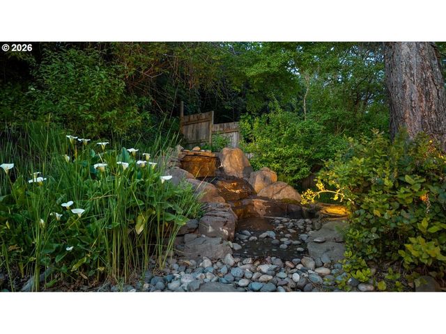7835 Sw WESTGATE Way, Portland, OR 97225