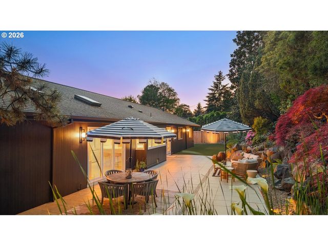 7835 Sw WESTGATE Way, Portland, OR 97225