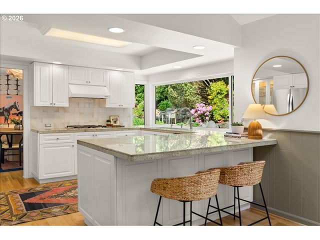 7835 Sw WESTGATE Way, Portland, OR 97225