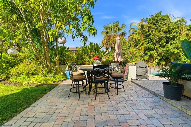 5026 BARROWE DRIVE, Tampa, FL 33624