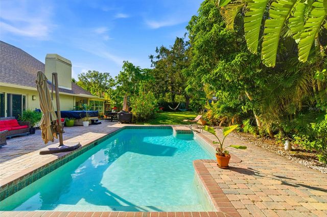 5026 BARROWE DRIVE, Tampa, FL 33624