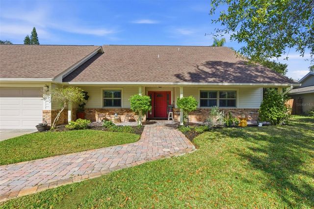 5026 BARROWE DRIVE, Tampa, FL 33624