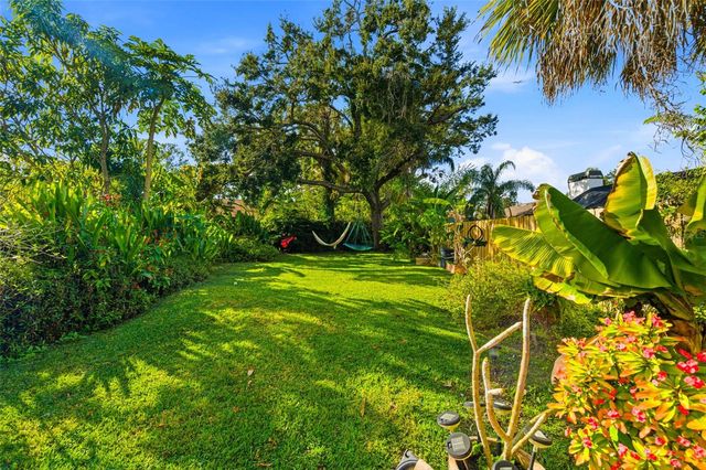 5026 BARROWE DRIVE, Tampa, FL 33624