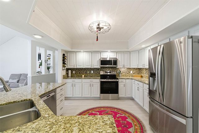 5026 BARROWE DRIVE, Tampa, FL 33624