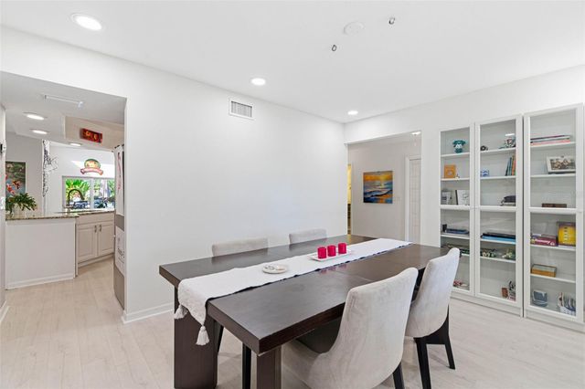 5026 BARROWE DRIVE, Tampa, FL 33624