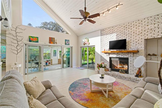 5026 BARROWE DRIVE, Tampa, FL 33624