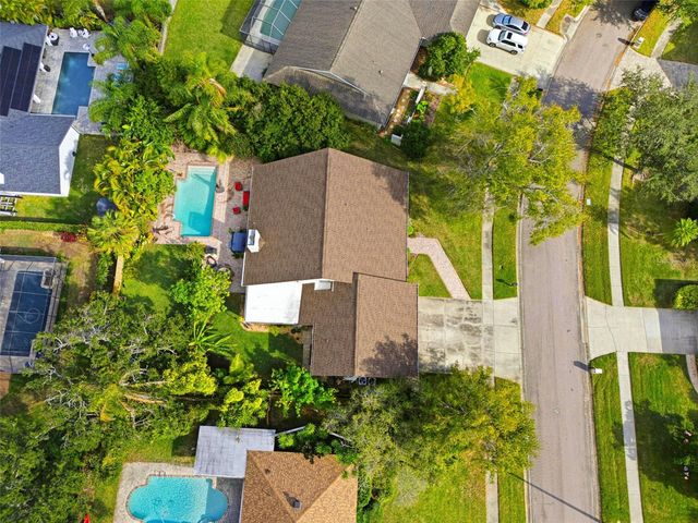 5026 BARROWE DRIVE, Tampa, FL 33624